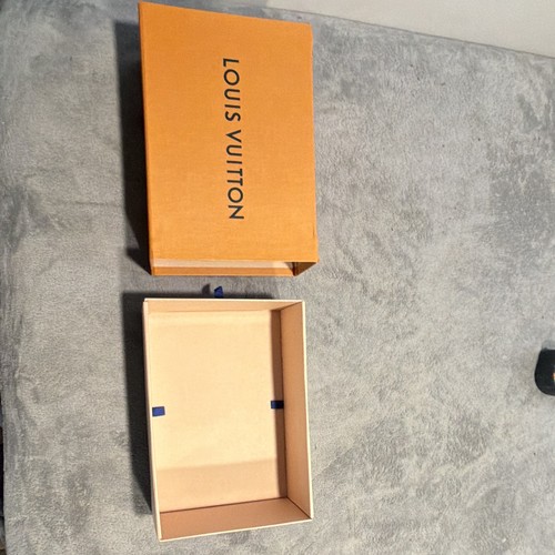 Louis vuitton box - louis, out