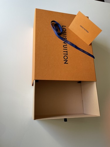 Authentic louis vuitton empty - louis,