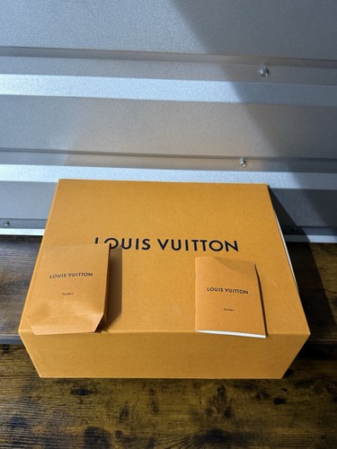 Authentic extra louis vuitton - authentic,